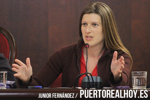 Mayte Sánchez durante un Pleno de Puerto Real