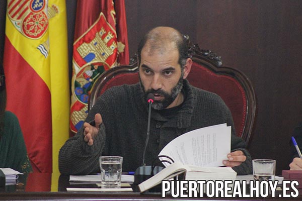 Antonio Romero, Alcalde de Puerto Real, durante el Pleno.