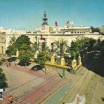 Plaza de Jesús con la calle transitable para los vehículos.