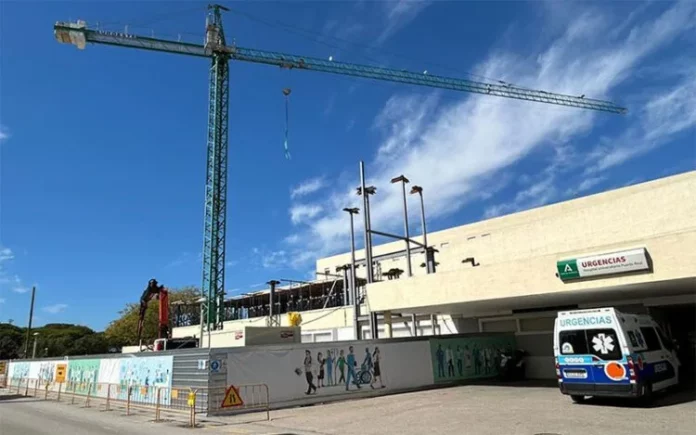 Obras en la zona de la UCI y Urgencias del Hospital de Puerto Real.