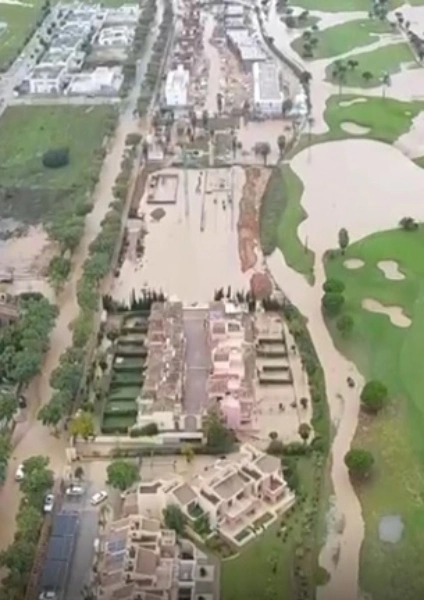 Plano aéreo de las inundaciones en VillaNueva Golf.