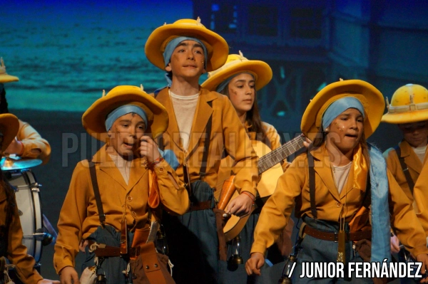 Comparsa Infantil "Dónde el Sol viene a morir". Foto: Junior Fernández